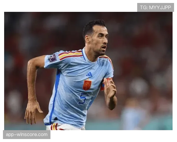 专访朗斯队长:谈论队长职责与球队的团队精神建设 专访朗斯队长:谈论队长职责与球队的团队精神建设